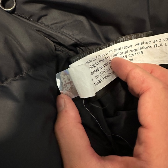 Jacket tnf nuptse . Good condition, No holes, no stains men’s size xs - Picture 4 of 6